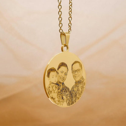 Family Necklace Emblem (Disc)